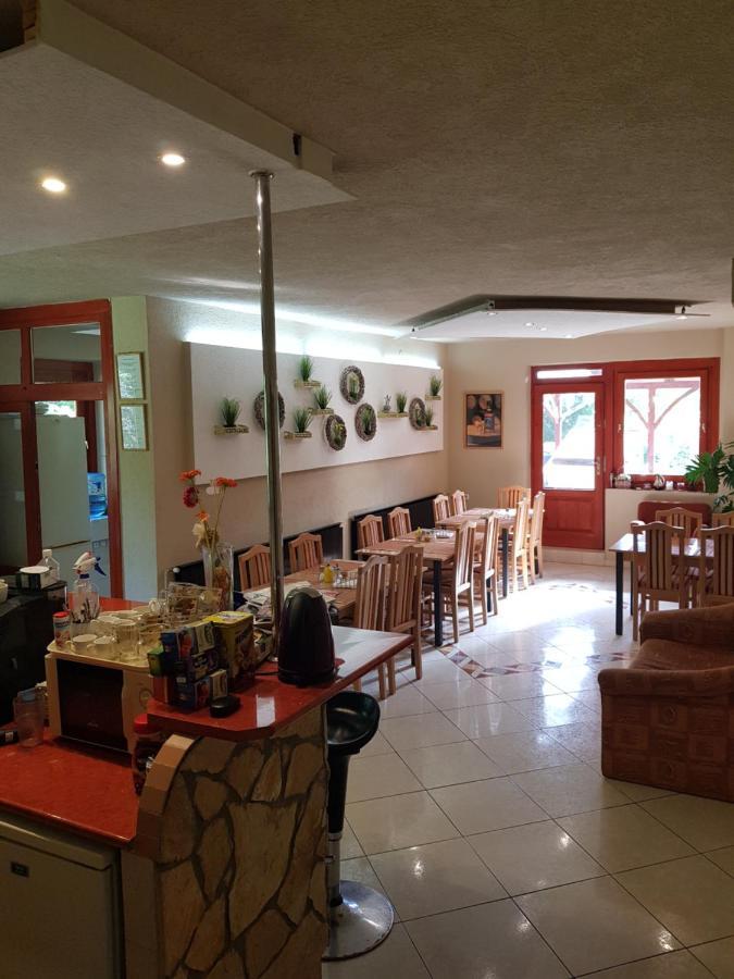 Fortuna Panzio Hotel Oroshaza Luaran gambar