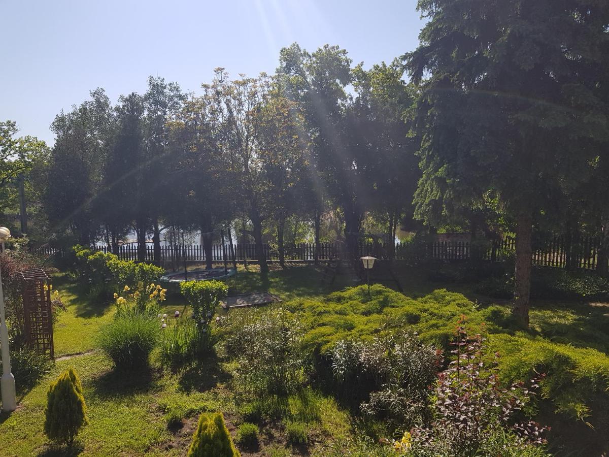 Fortuna Panzio Hotel Oroshaza Luaran gambar