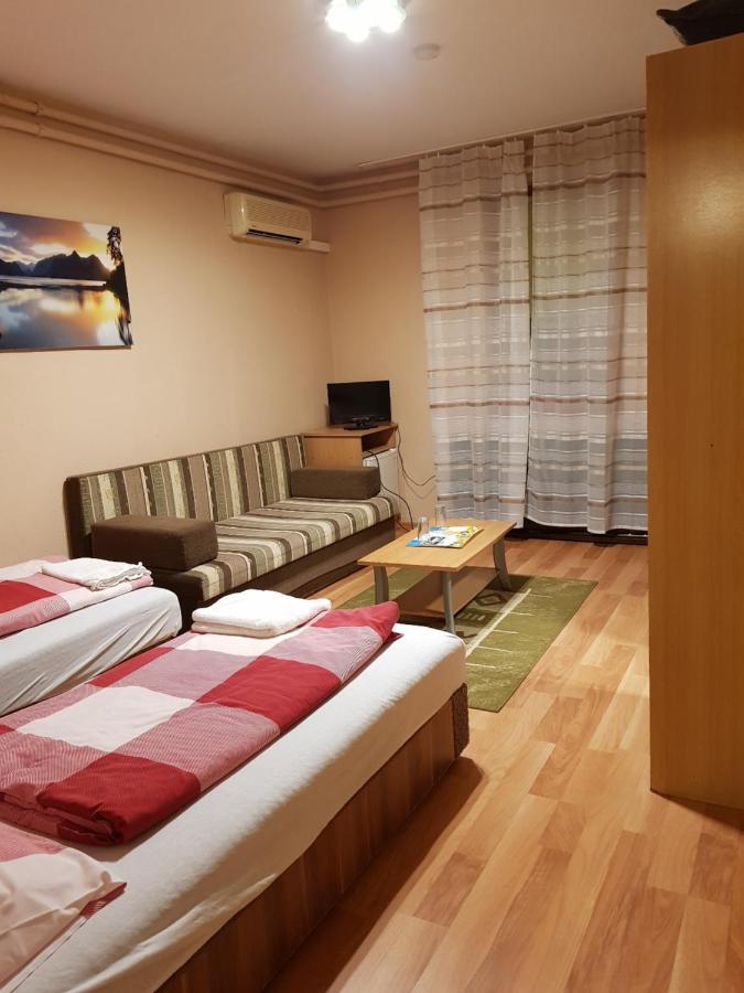 Fortuna Panzio Hotel Oroshaza Luaran gambar